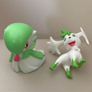 ポケモン(ポケモン)のポケモン指人形サーナイトとシェイミのミニフィギュアの2個セット(アニメ)