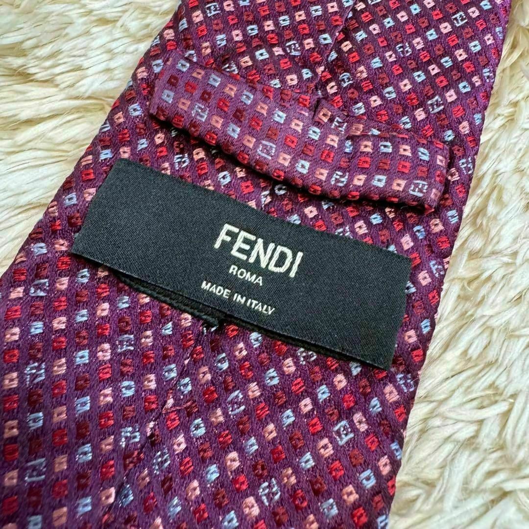 FENDI(フェンディ)の【希少カラー】　フェンディ　FENDI ズッカ柄　シルク100% イタリア製 メンズのファッション小物(ネクタイ)の商品写真