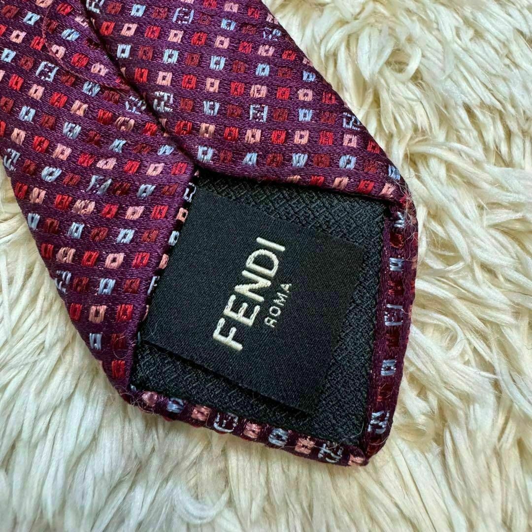 FENDI(フェンディ)の【希少カラー】　フェンディ　FENDI ズッカ柄　シルク100% イタリア製 メンズのファッション小物(ネクタイ)の商品写真