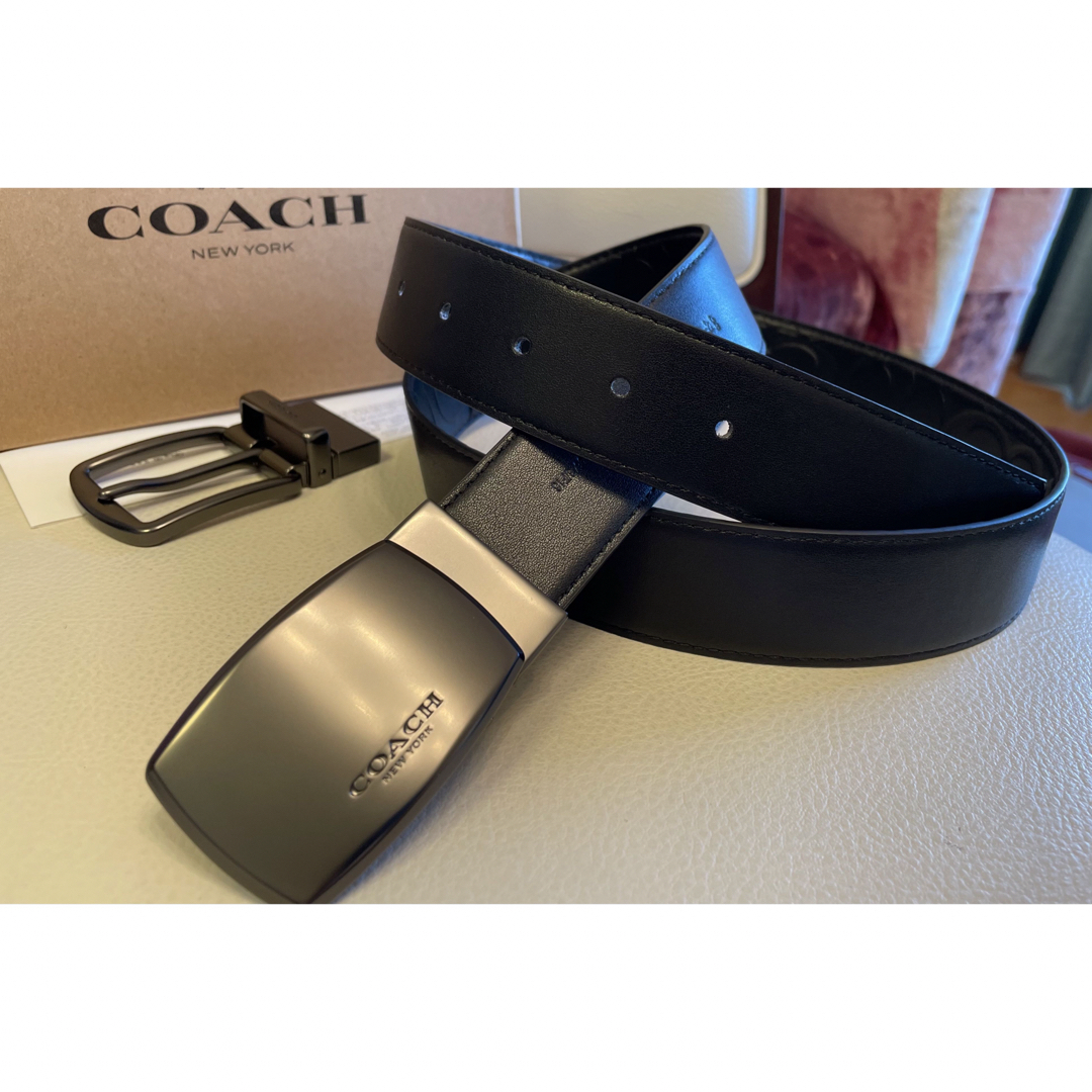 COACH(コーチ)の限定価格コーチ3点セットレザーリバーシブルフリーサイズベルトギフト箱付き メンズのファッション小物(ベルト)の商品写真