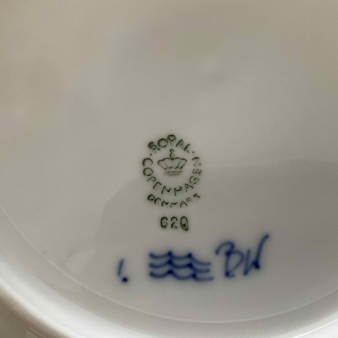 ROYAL COPENHAGEN(ロイヤルコペンハーゲン)の《訳有り》ロイヤルコペンハーゲン ブルーフルーテッド ハーフレース 皿 620 エンタメ/ホビーの美術品/アンティーク(陶芸)の商品写真