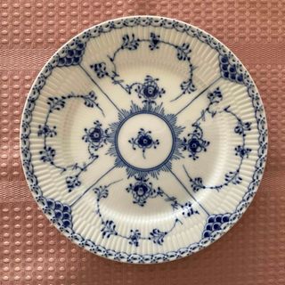 ロイヤルコペンハーゲン(ROYAL COPENHAGEN)の《訳有り》ロイヤルコペンハーゲン ブルーフルーテッド ハーフレース 皿 620(陶芸)