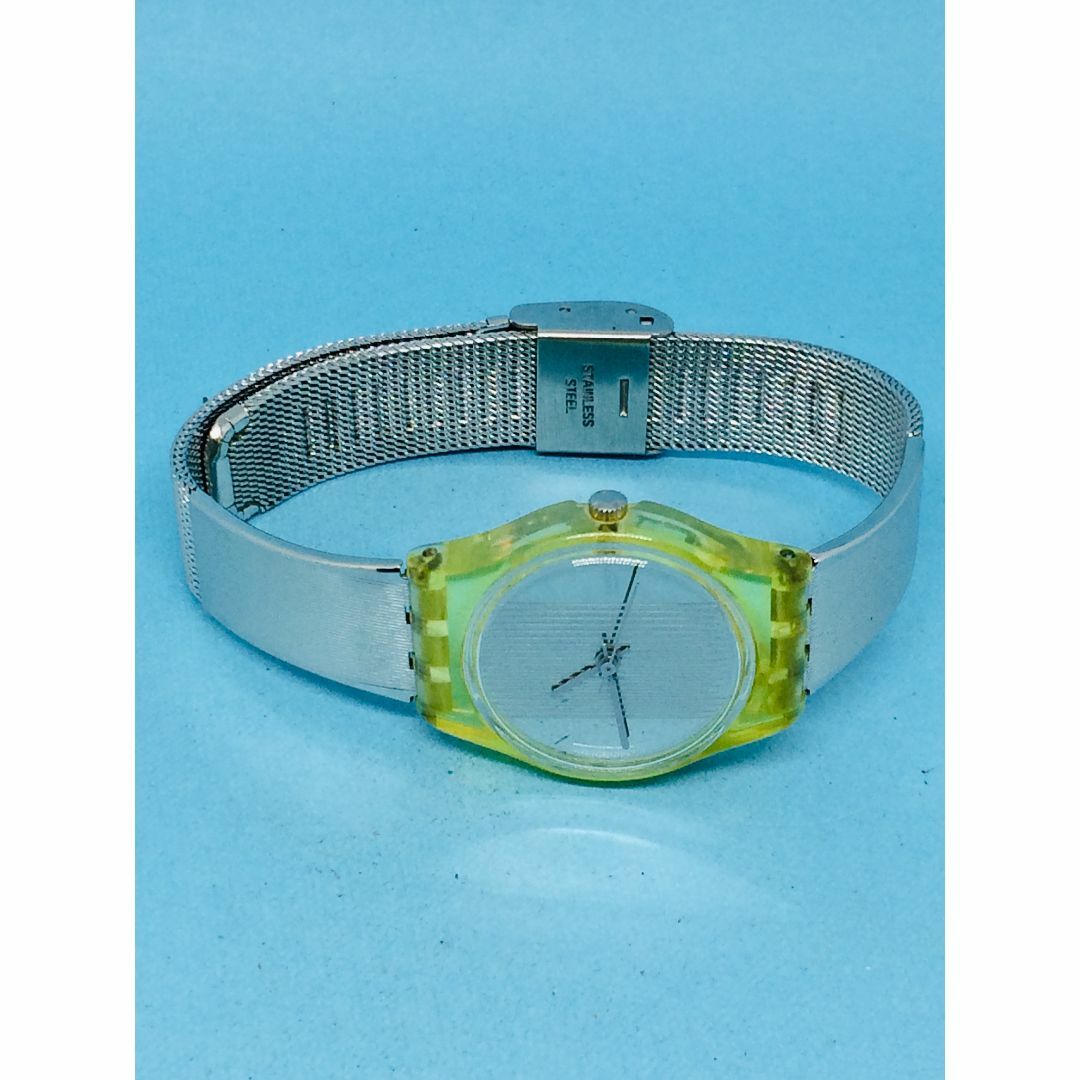 swatch(スウォッチ)のE08）スイス(*'▽')スォッチ電池交換イエロースケルトンレディス腕時計 レディースのファッション小物(腕時計)の商品写真