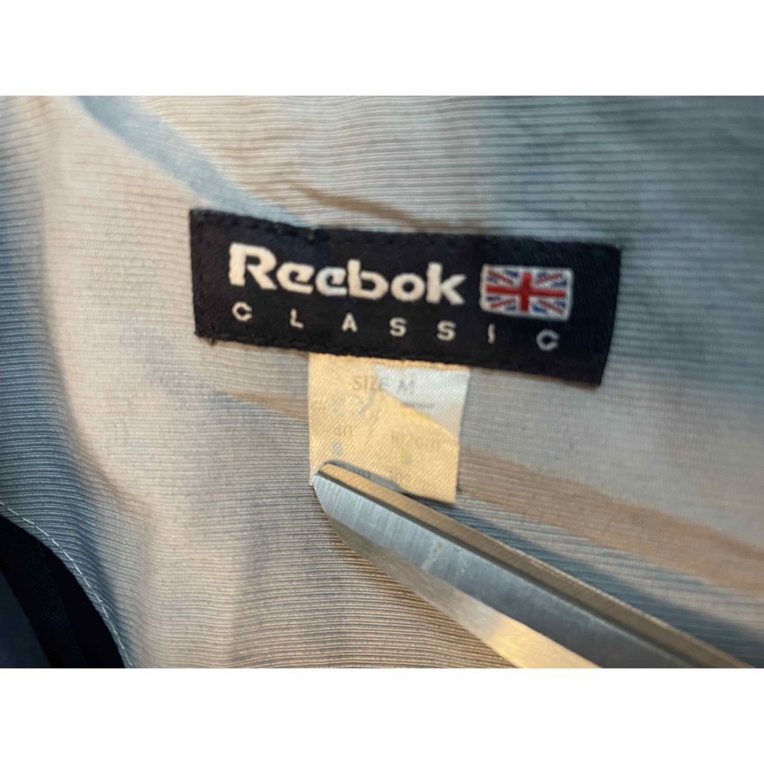 Reebok(リーボック)のReebokハーフジップ　ワンポイント刺繍ロゴ メンズのジャケット/アウター(ナイロンジャケット)の商品写真