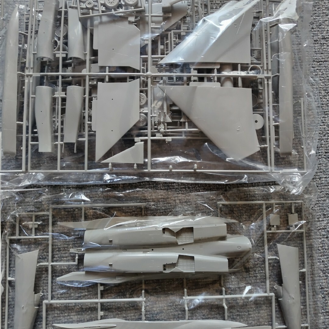 はせがわ(ハセガワ)のF-15E  ストライクイーグル　　1/48 ハセガワ エンタメ/ホビーのおもちゃ/ぬいぐるみ(模型/プラモデル)の商品写真