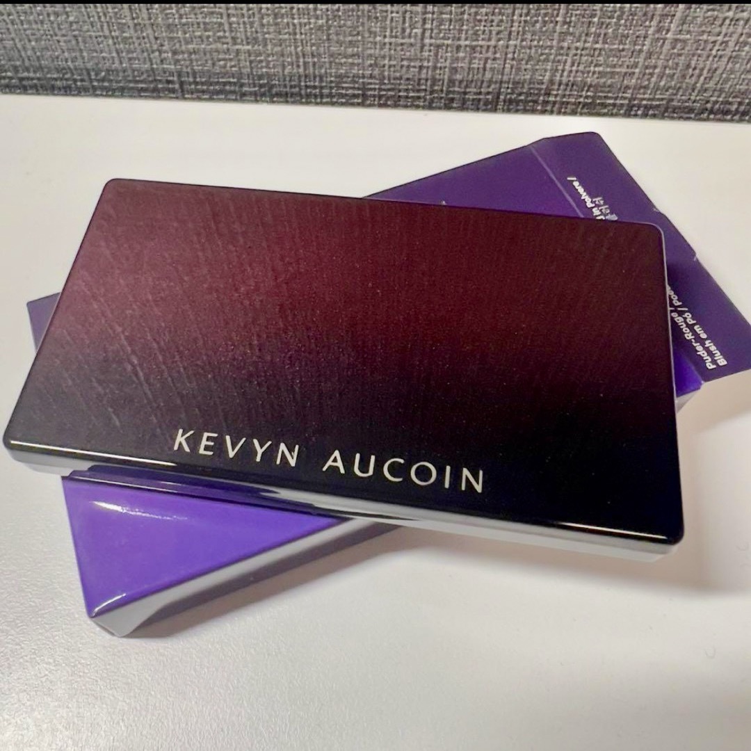 TOM FORD BEAUTY(トムフォードビューティ)のKevyn Aucoin チーク　新品 コスメ/美容のベースメイク/化粧品(チーク)の商品写真