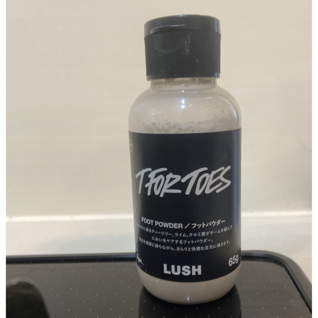 LUSH(ラッシュ)のLUSH 素足のTブレイク　フットパウダー コスメ/美容のボディケア(フットケア)の商品写真