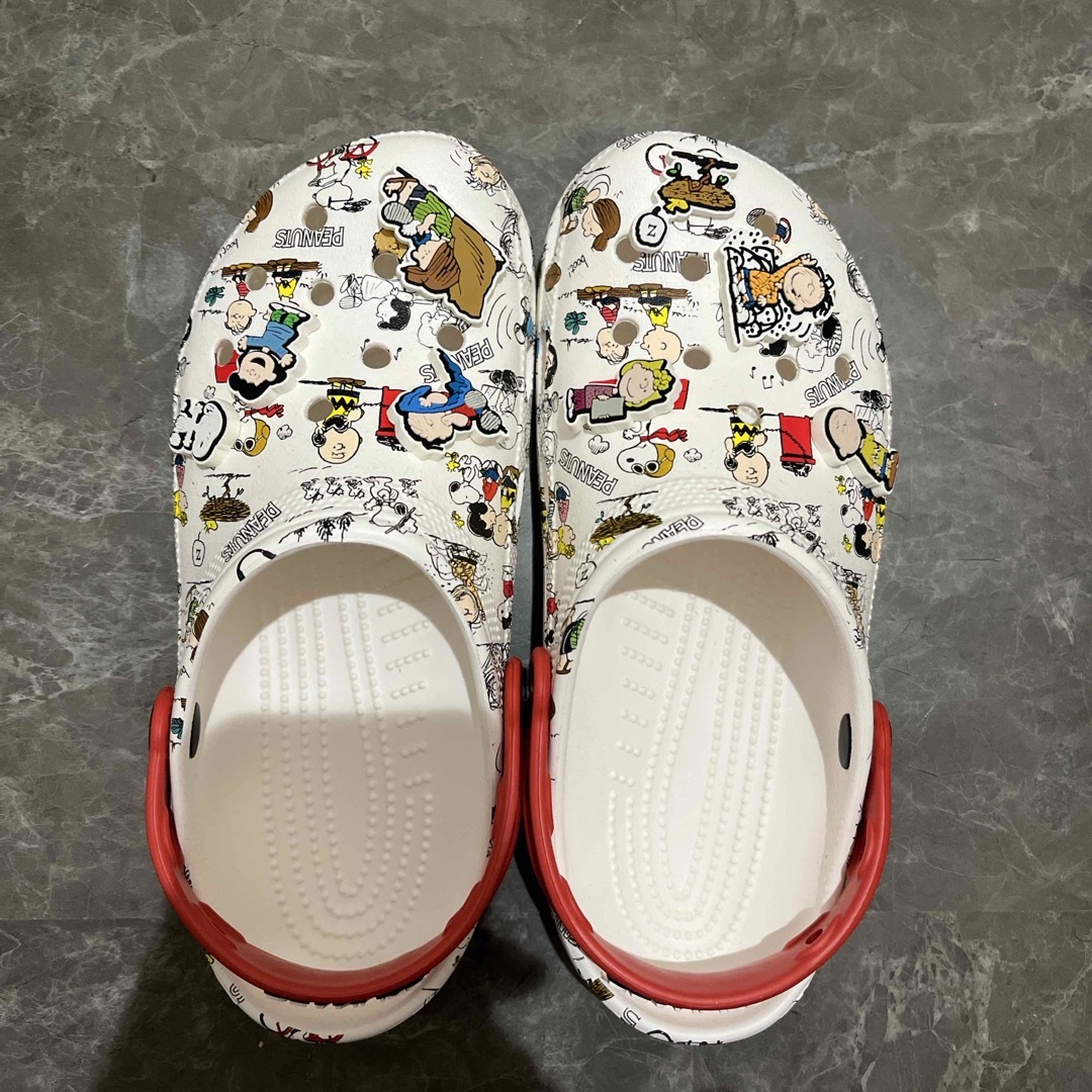 crocs(クロックス)のクロックス　スヌーピー サンダル レディースの靴/シューズ(サンダル)の商品写真