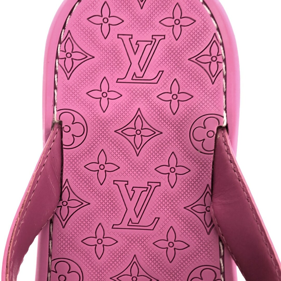 LOUIS VUITTON(ルイヴィトン)のLOUIS VUITTON ルイヴィトン モノグラムエンボス レザービーチサンダル ピンク 37 レディースの靴/シューズ(サンダル)の商品写真