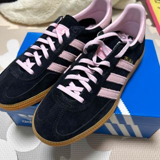 オリジナルス(Originals（adidas）)の新品　adidas handball spezial 23.5(スニーカー)