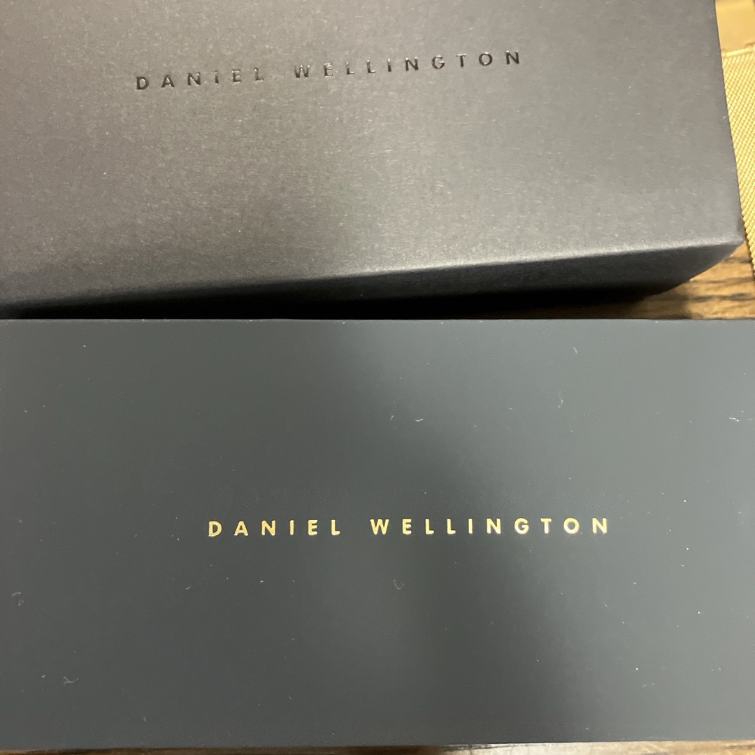 Daniel Wellington(ダニエルウェリントン)の【中古】Daniel Wellington 腕時計　金色　レディース レディースのファッション小物(腕時計)の商品写真