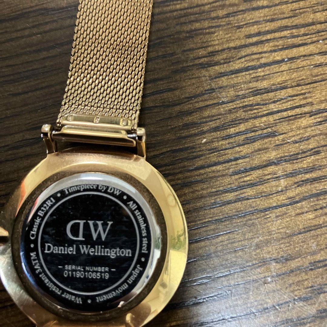 Daniel Wellington(ダニエルウェリントン)の【中古】Daniel Wellington 腕時計　金色　レディース レディースのファッション小物(腕時計)の商品写真