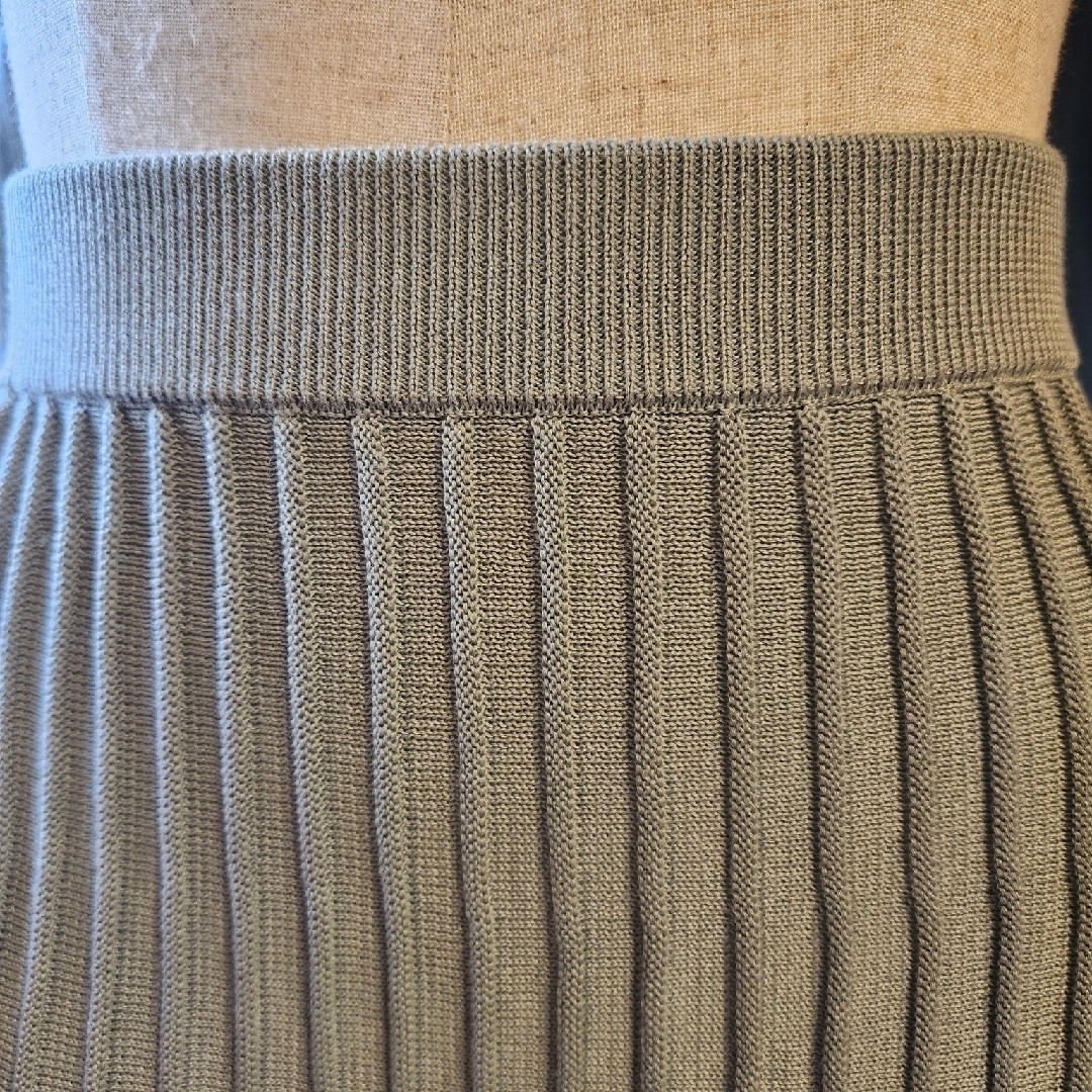 アンサンブル　スーツ　ニット　セットアップ　ロング　スカート　L　淡いうぐいす色 レディースのトップス(アンサンブル)の商品写真