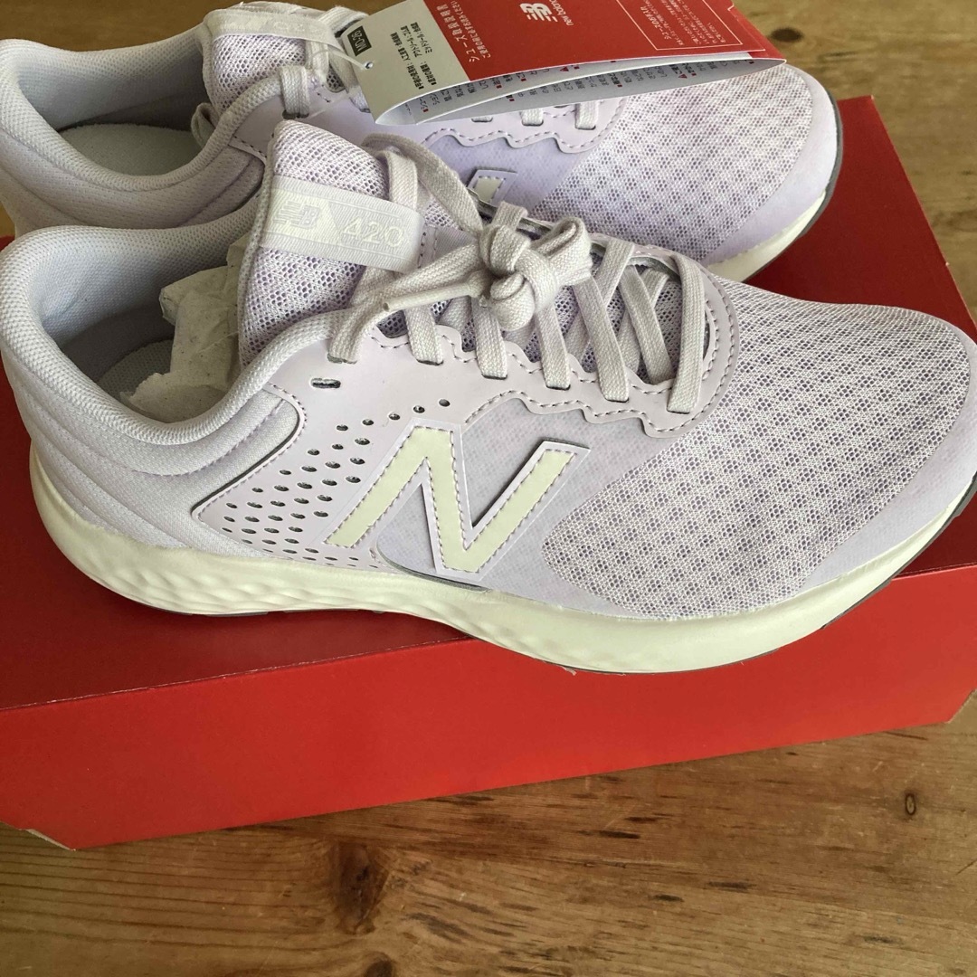 New Balance(ニューバランス)のニューバランススニーカー　23.5 新品未使用　春色 レディースの靴/シューズ(スニーカー)の商品写真