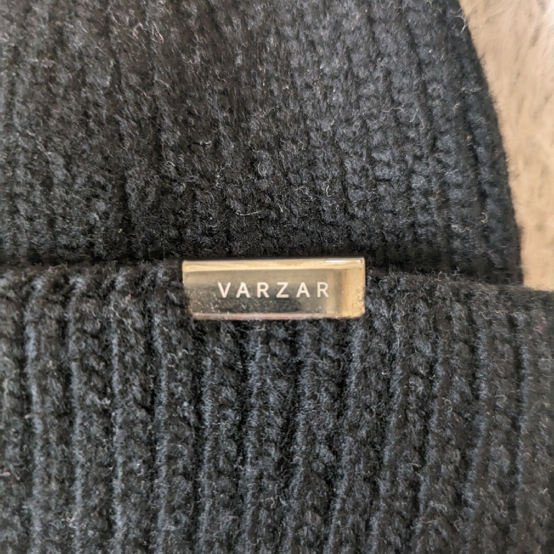 VARZAR  ビーニー　ブラック レディースの帽子(ニット帽/ビーニー)の商品写真