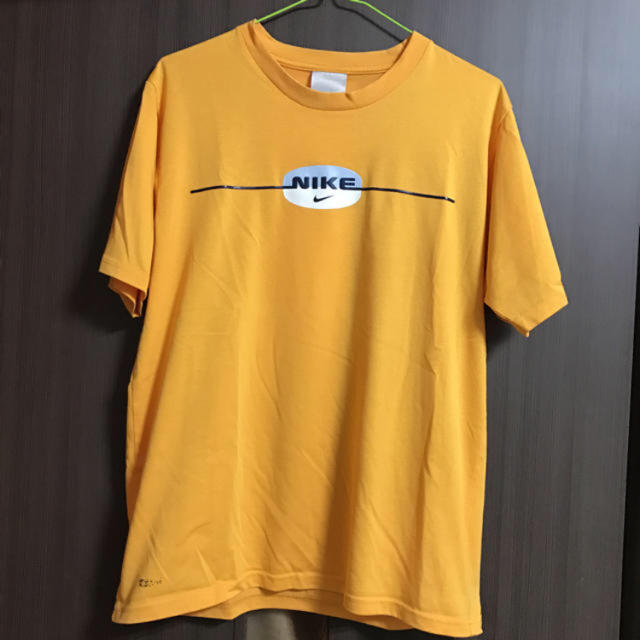 NIKE(ナイキ)のナイキ Ｔシャツ レディースのトップス(Tシャツ(半袖/袖なし))の商品写真