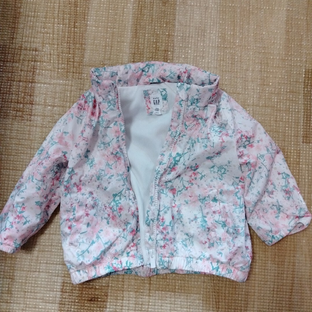 babyGAP(ベビーギャップ)のBabyGAP　薄手ジャケット キッズ/ベビー/マタニティのキッズ服女の子用(90cm~)(ジャケット/上着)の商品写真