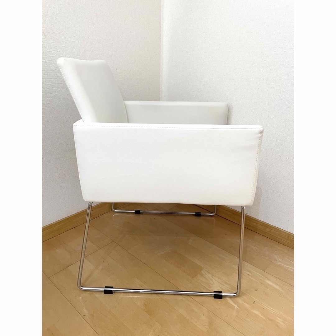 白　イス　チェア　グラニエル　ダイニングテーブル　リビング インテリア/住まい/日用品の椅子/チェア(ダイニングチェア)の商品写真