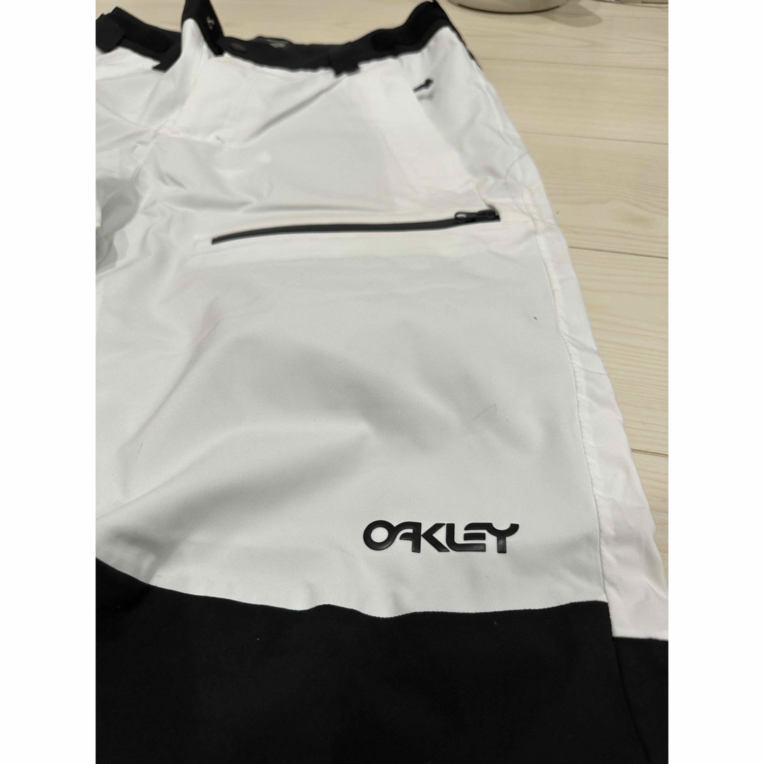 Oakley(オークリー)のOAKLEY スノーボードウェア　パンツSサイズ スポーツ/アウトドアのスノーボード(ウエア/装備)の商品写真
