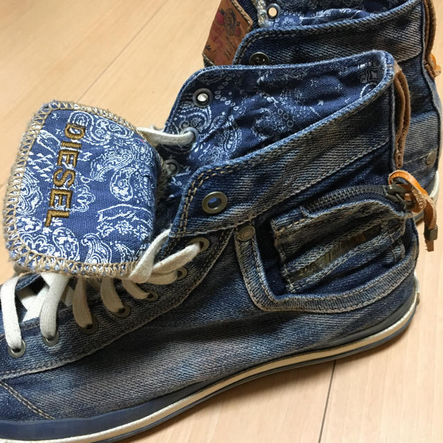 DIESEL(ディーゼル)のDIESEL デニムハイカットスニーカー メンズの靴/シューズ(スニーカー)の商品写真