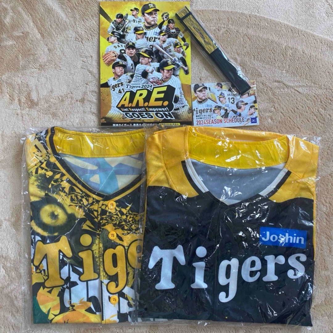 阪神タイガース　ユニフォーム　 スポーツ/アウトドアの野球(応援グッズ)の商品写真