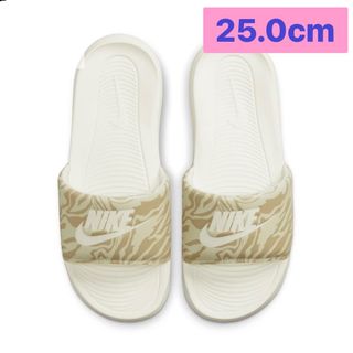 ナイキ(NIKE)の【新品】【25cm】レディース ナイキ ベナッシ シャワーサンダル スライド(サンダル)