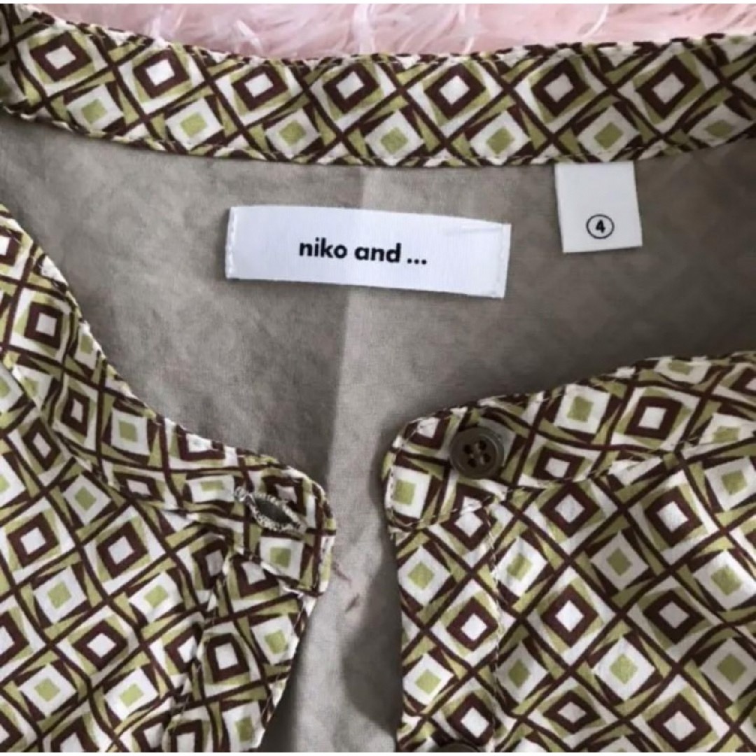 niko and...(ニコアンド)のニコアンド　柄5分袖シャツ　レディース　Lサイズ　匿名配送 レディースのトップス(シャツ/ブラウス(半袖/袖なし))の商品写真