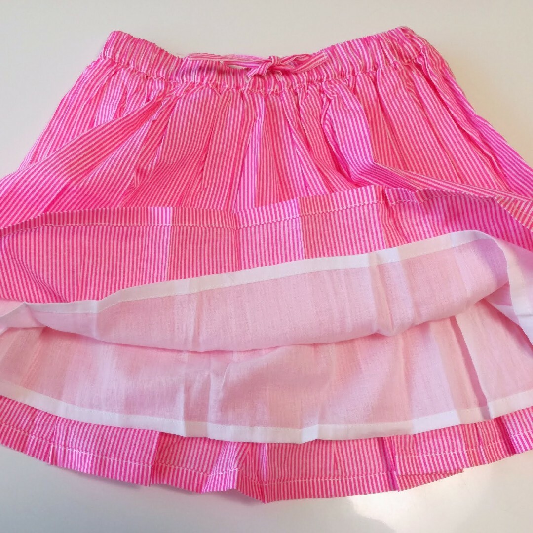 Caramel baby&child (キャラメルベビー&チャイルド)の新品 CARAMEL キャラメルピンストライプのピンクのスカート 3Y キッズ/ベビー/マタニティのキッズ服女の子用(90cm~)(スカート)の商品写真