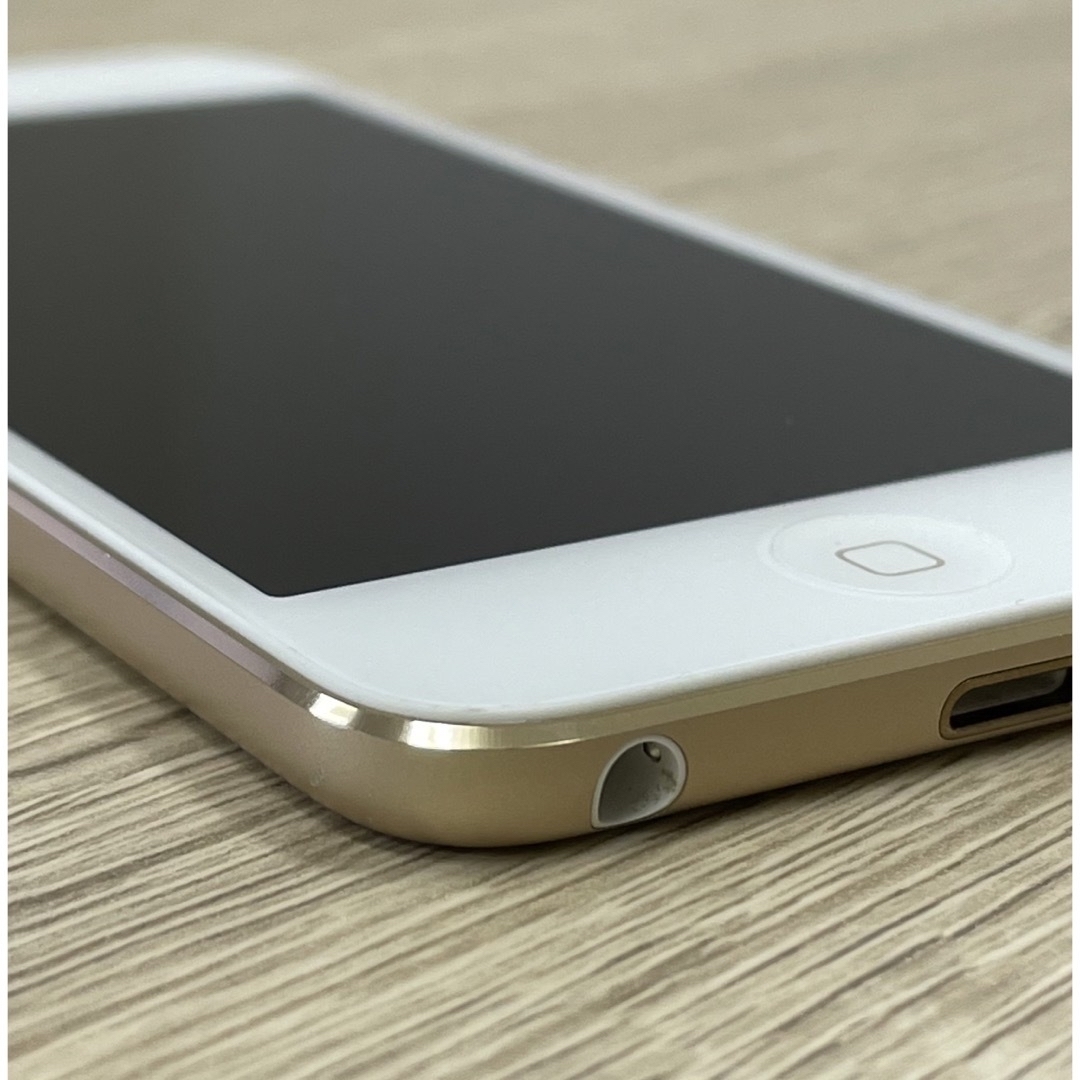 Apple(アップル)の【美品】Apple iPod touch 第7世代  32GB MP3 ゴールド スマホ/家電/カメラのオーディオ機器(ポータブルプレーヤー)の商品写真