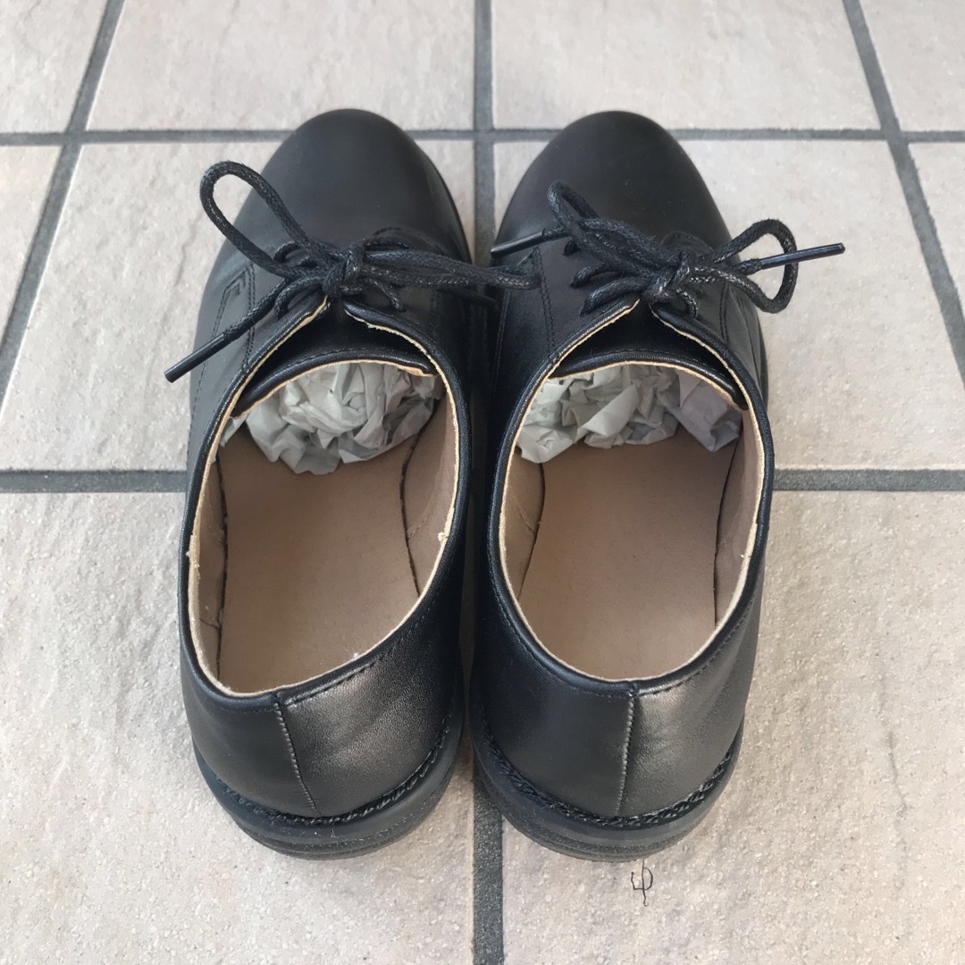 Dr.Martens(ドクターマーチン)の子ども　子供　キッズ　フォーマル　シューズ　靴　くつ　クツ　革　シンプル　結婚式 キッズ/ベビー/マタニティのキッズ靴/シューズ(15cm~)(フォーマルシューズ)の商品写真