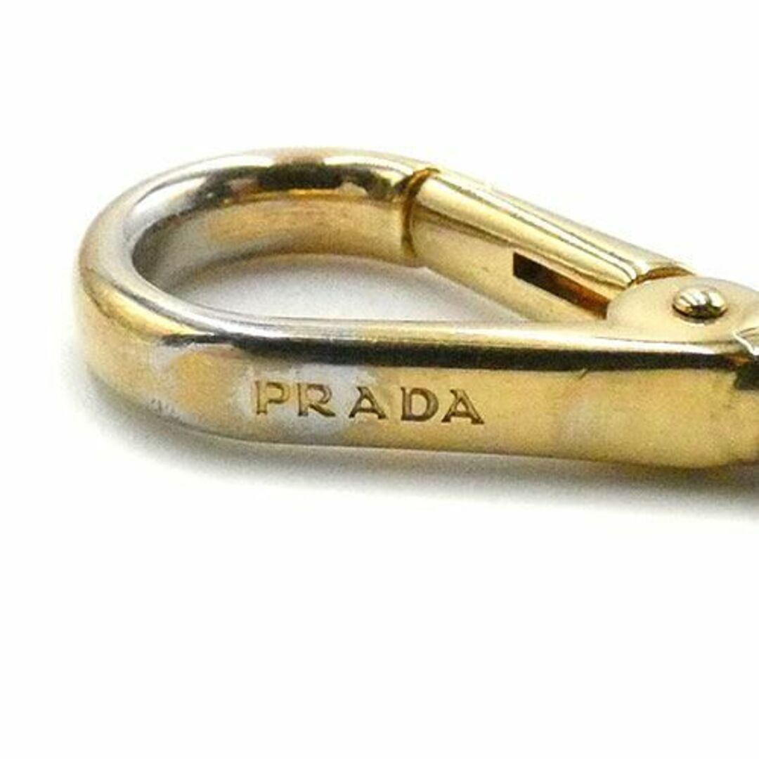 PRADA(プラダ)のプラダ キーリング PRADA サフィアーノxメッキ トライアングル ロゴ ブラックxゴールド レディース 1PP128 T-YJP06194 レディースのファッション小物(キーホルダー)の商品写真