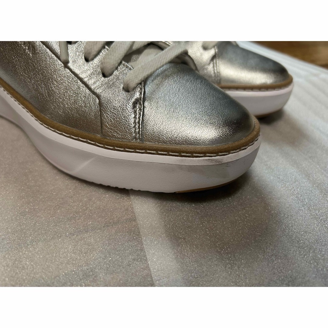 Cole Haan(コールハーン)のコールハーン　シルバースニーカー　23cm レディースの靴/シューズ(スニーカー)の商品写真