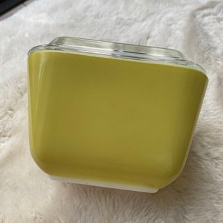 Pyrex - 🍀値下げ✨オールドパイレックス✨イエロー✨蓋つきで