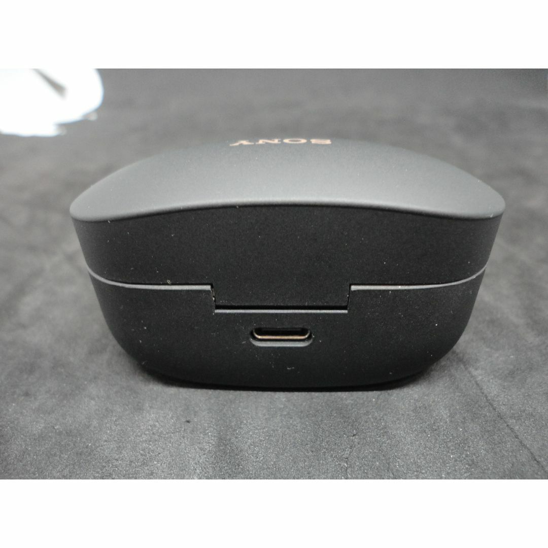 SONY(ソニー)のSONY ワイヤレスイヤホン WF-1000XM4 ブラック　充電器ケース スマホ/家電/カメラのオーディオ機器(ヘッドフォン/イヤフォン)の商品写真