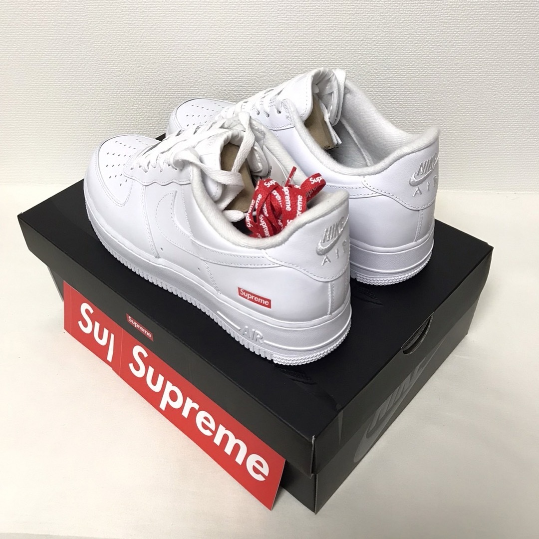 Supreme × NIKE   Air Force 1    白　27