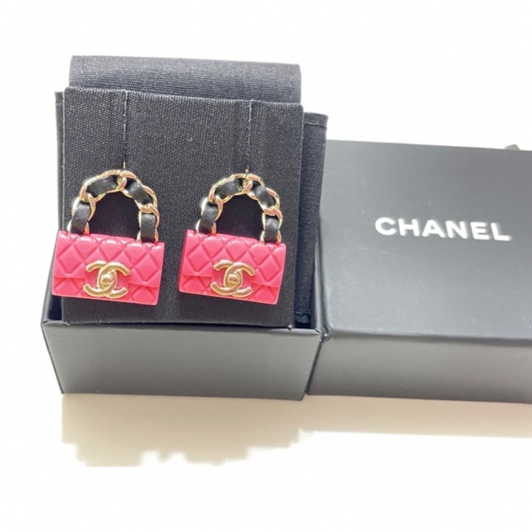 CHANEL(シャネル)の【極美品】シャネル マトラッセ B23C ピアス レディースのアクセサリー(ピアス)の商品写真