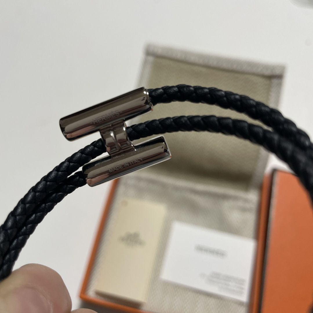 Hermes(エルメス)のトゥルニス メッシュ レザー　ブラック レディースのアクセサリー(ブレスレット/バングル)の商品写真