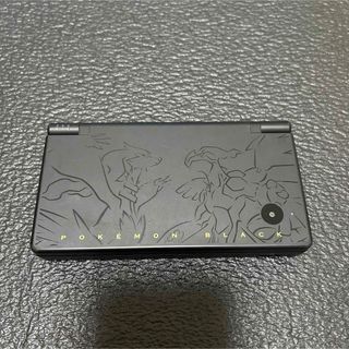 ニンテンドウ(任天堂)のニンテンドーDSi レシラム・ゼクロムエディション (ブラック)(家庭用ゲーム機本体)