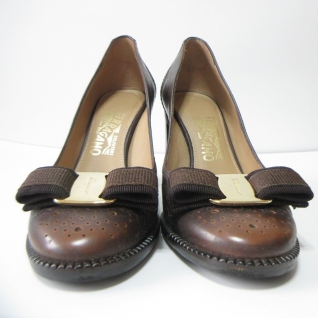 Salvatore Ferragamo(サルヴァトーレフェラガモ)のサルヴァトーレフェラガモ パンプス ヴァラ リボン チャンキーヒール 6 C レディースの靴/シューズ(ハイヒール/パンプス)の商品写真