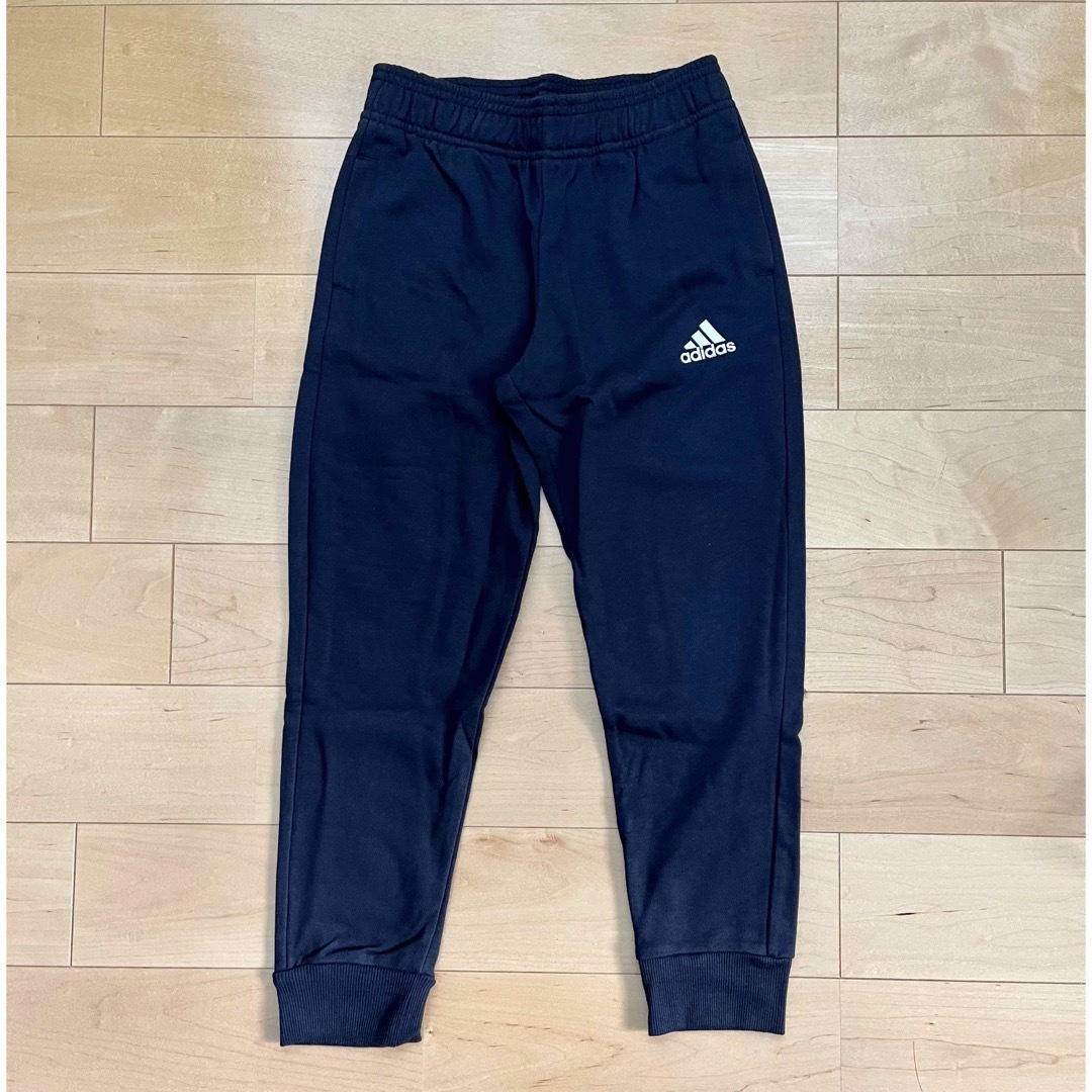 adidas(アディダス)のスウェットパンツ キッズ アディダス adidas 120cm 黒 ☆新品未使用 キッズ/ベビー/マタニティのキッズ服男の子用(90cm~)(パンツ/スパッツ)の商品写真