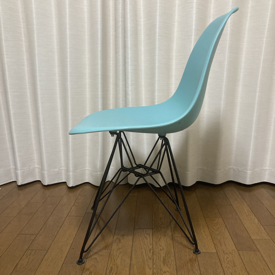 EAMES(イームズ)のシェルチェア イームズ リプロダクト スチールブラック脚 マリンブルー インテリア/住まい/日用品の椅子/チェア(ダイニングチェア)の商品写真