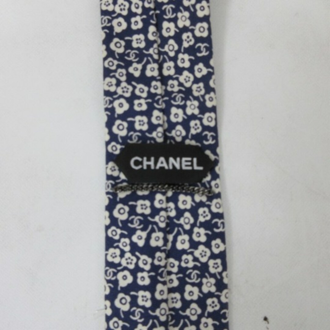 CHANEL(シャネル)のシャネル ナロータイ ネクタイ 花柄 ココマーク シルク ネイビー IBO48 メンズのファッション小物(ネクタイ)の商品写真