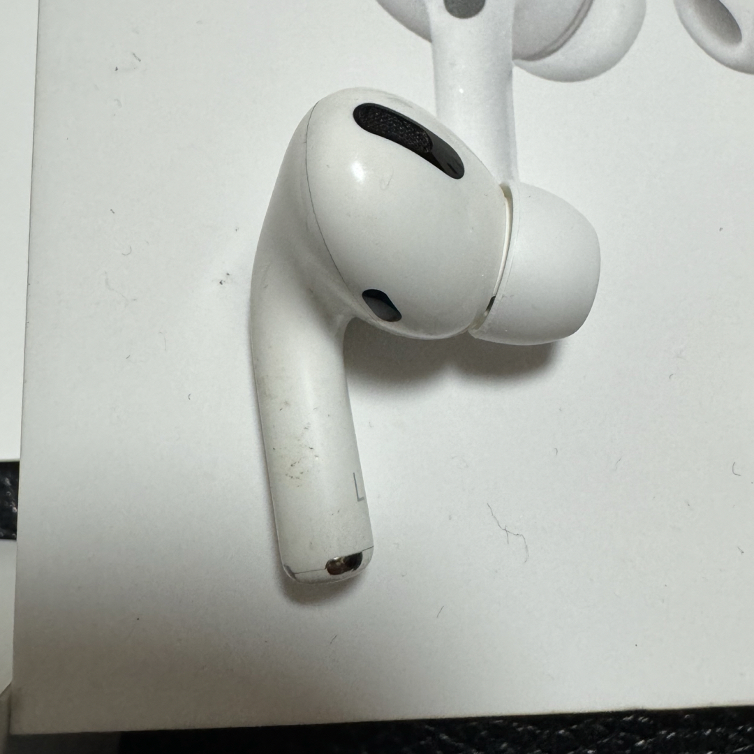 Apple(アップル)のApple AirPods Pro 第一世代 スマホ/家電/カメラのオーディオ機器(ヘッドフォン/イヤフォン)の商品写真