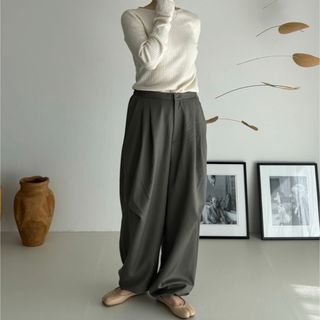 ARGUE - WOOL WIDE TUCK PANTS/OLIVE GRAY