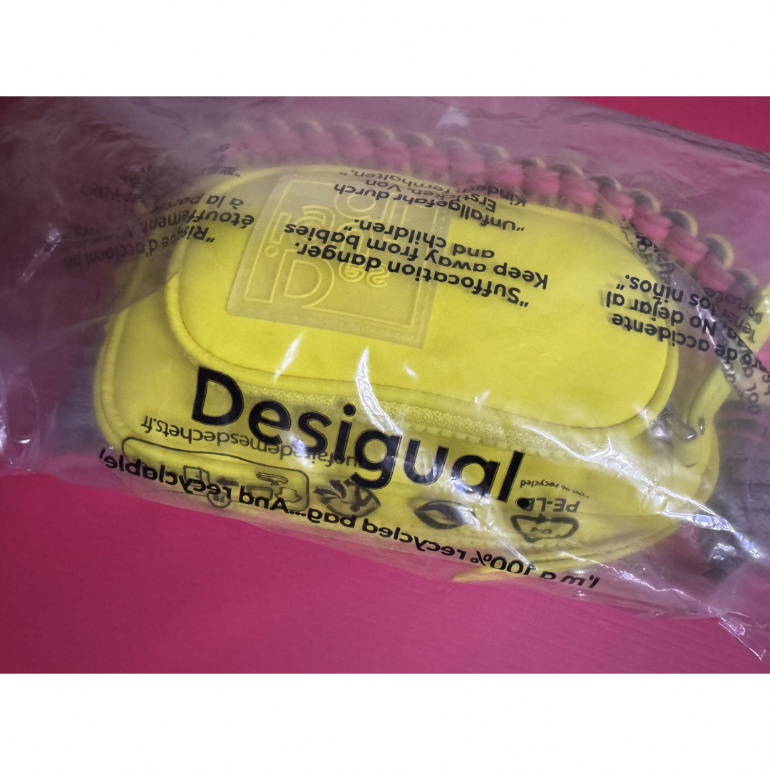 DESIGUAL(デシグアル)の❤️新品未使用❤️ DesigualデシグアルLOLOSTIKAL ベルトバッグ レディースのバッグ(ボディバッグ/ウエストポーチ)の商品写真