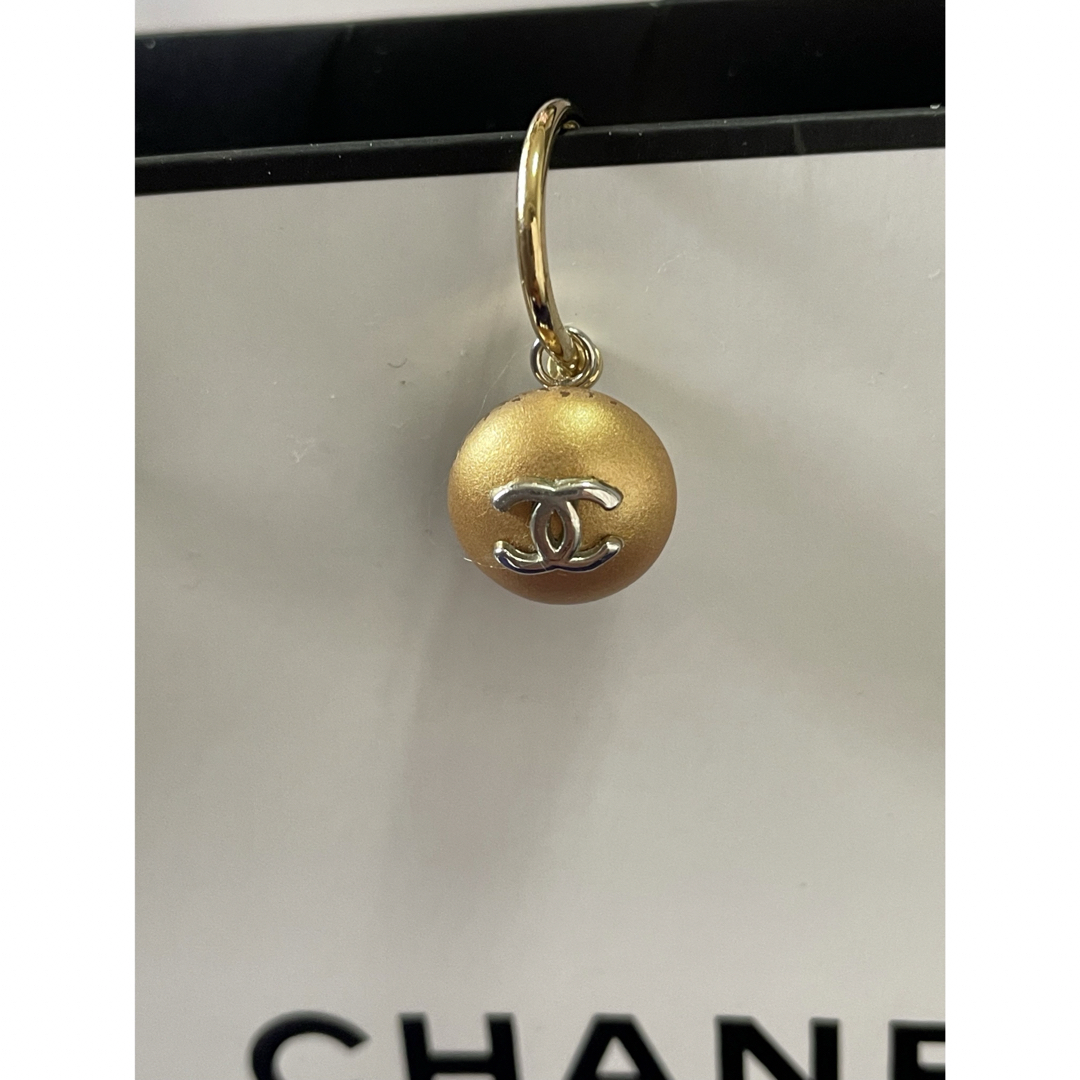 CHANEL(シャネル)のシャネル　ピアス　正規品　CCマーク　片耳用　お値下げしました。 メンズのアクセサリー(ピアス(片耳用))の商品写真