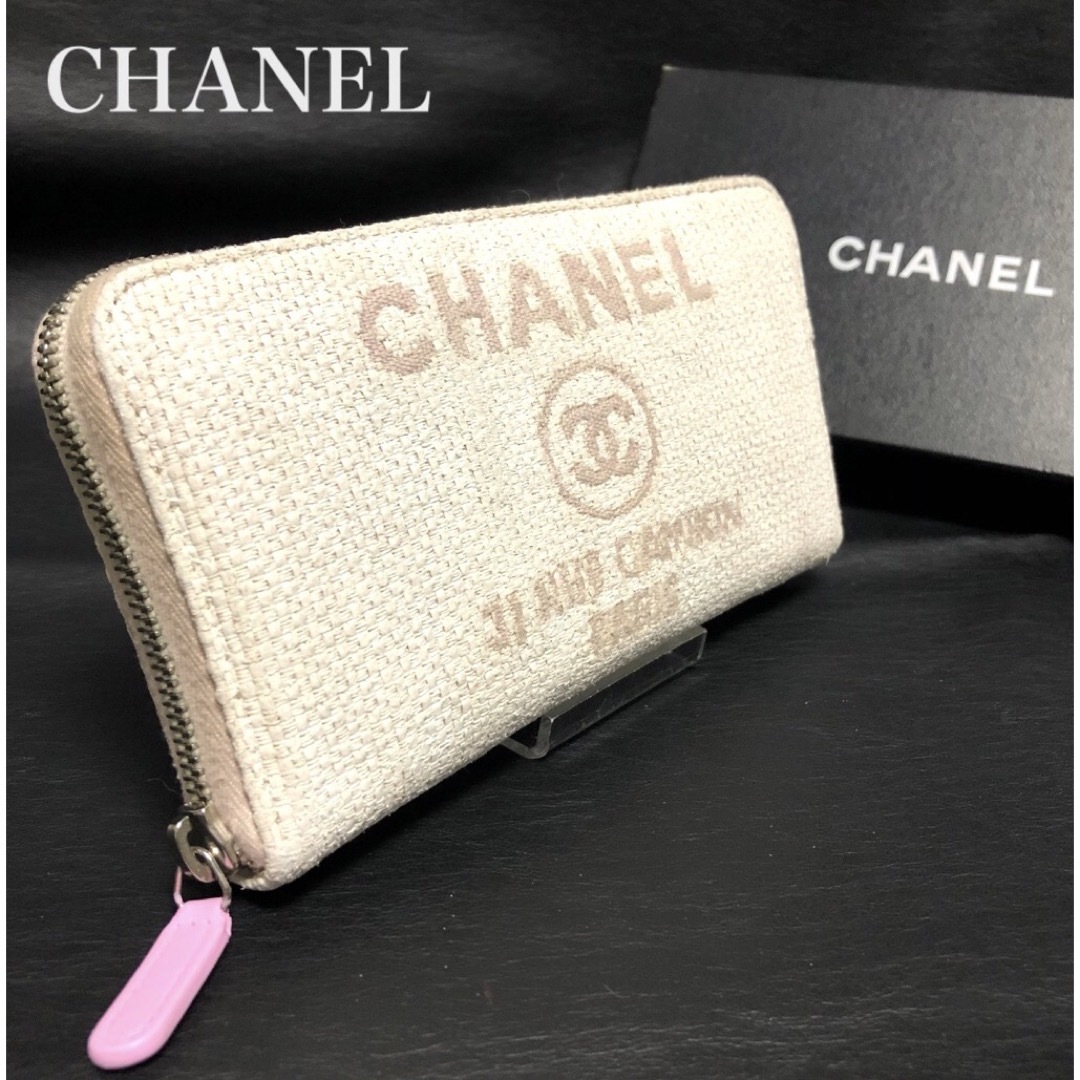 CHANEL(シャネル)のCHANEL シャネル ドーヴィル ラウンドファスナー 長財布 ホワイト/ピンク レディースのファッション小物(財布)の商品写真