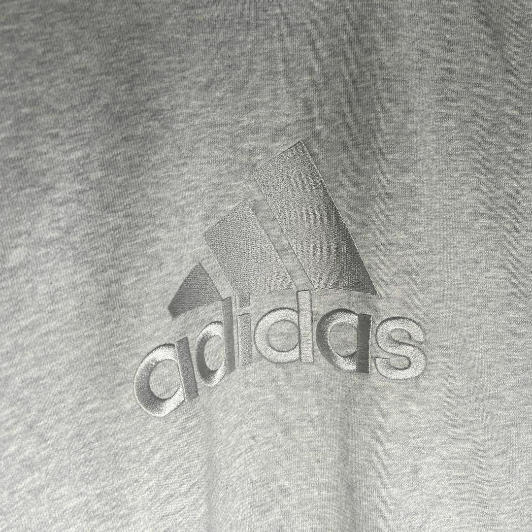 adidas(アディダス)の[古着]アディダス　トレーナー　シルバー刺繍　パフォーマンス　ラグラン　グレー その他のその他(その他)の商品写真