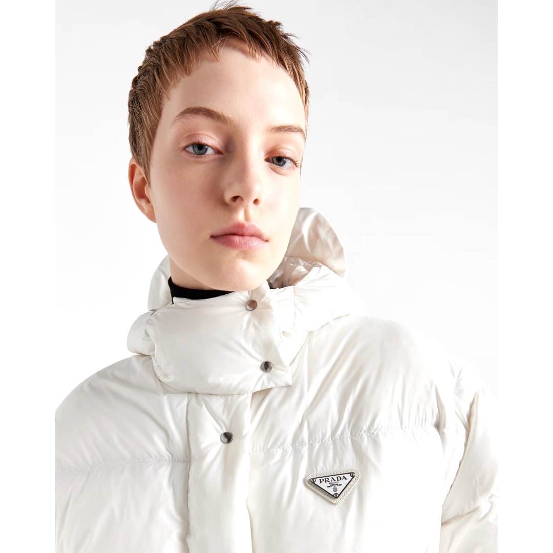 PRADA(プラダ)のプラダ　re-nylon ダウンジャケット　ホワイト メンズのジャケット/アウター(ダウンジャケット)の商品写真