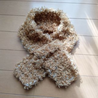 ふわふわショートマフラー　ハンドメイド(マフラー/ストール)